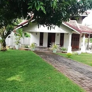 https://ceylon-villa.negombohotels.net