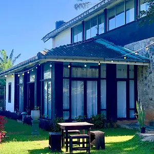 Hostel Miracle Trail